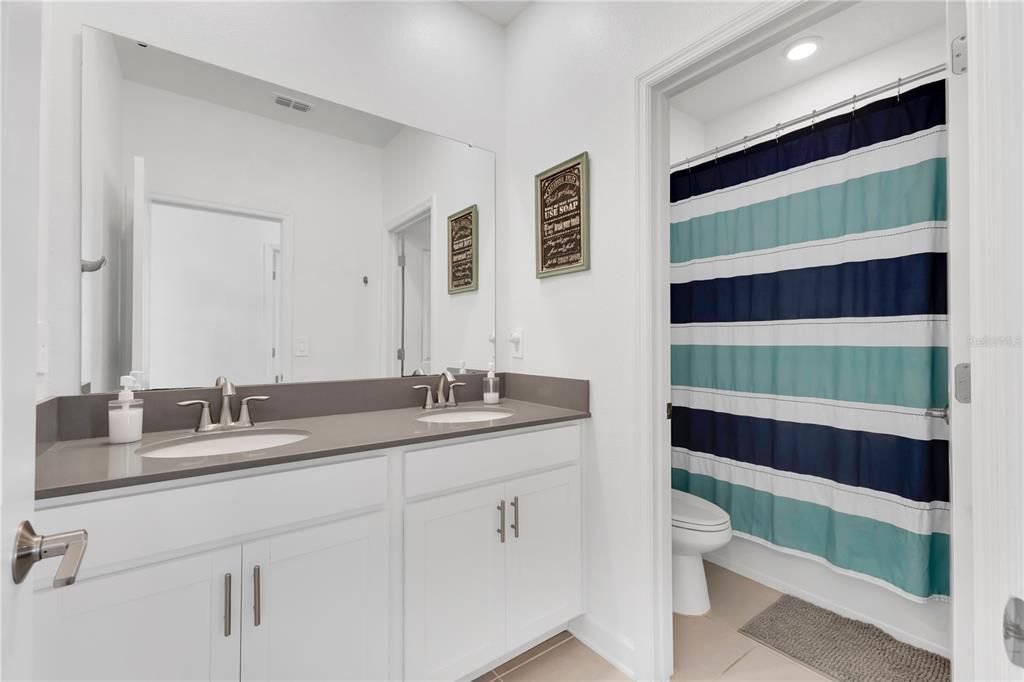 For Sale: $535,000 (5 beds, 3 baths, 3288 Square Feet)