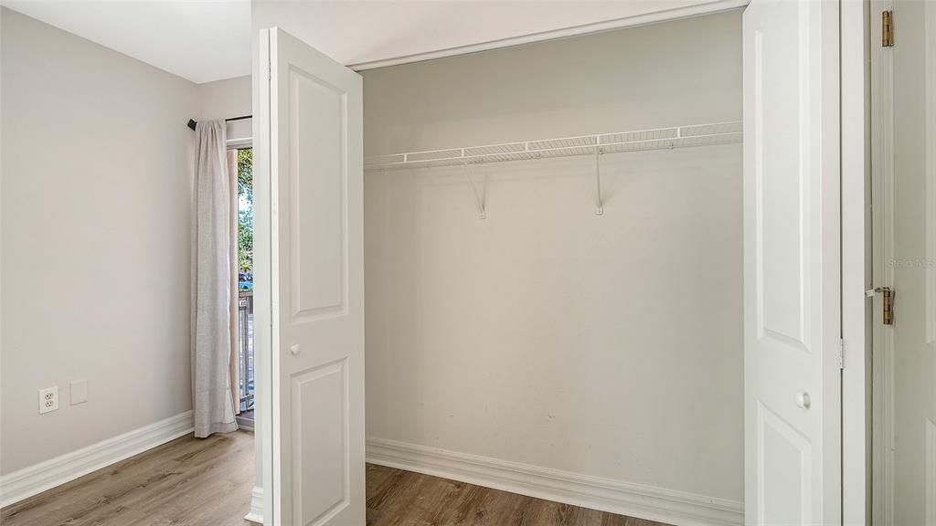 For Sale: $265,000 (2 beds, 2 baths, 1122 Square Feet)