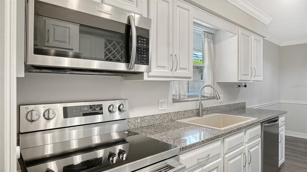 For Sale: $265,000 (2 beds, 2 baths, 1122 Square Feet)
