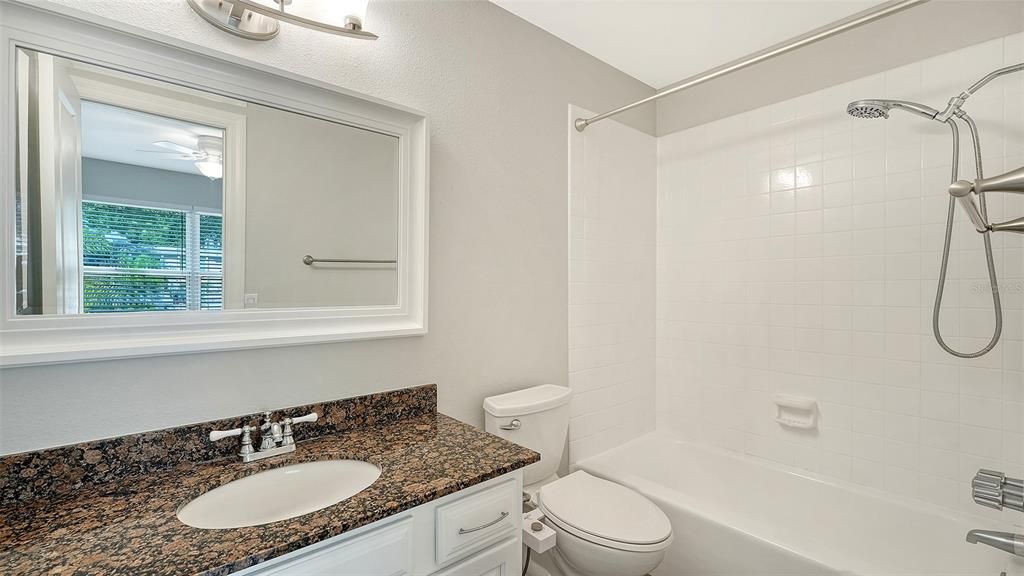 For Sale: $265,000 (2 beds, 2 baths, 1122 Square Feet)