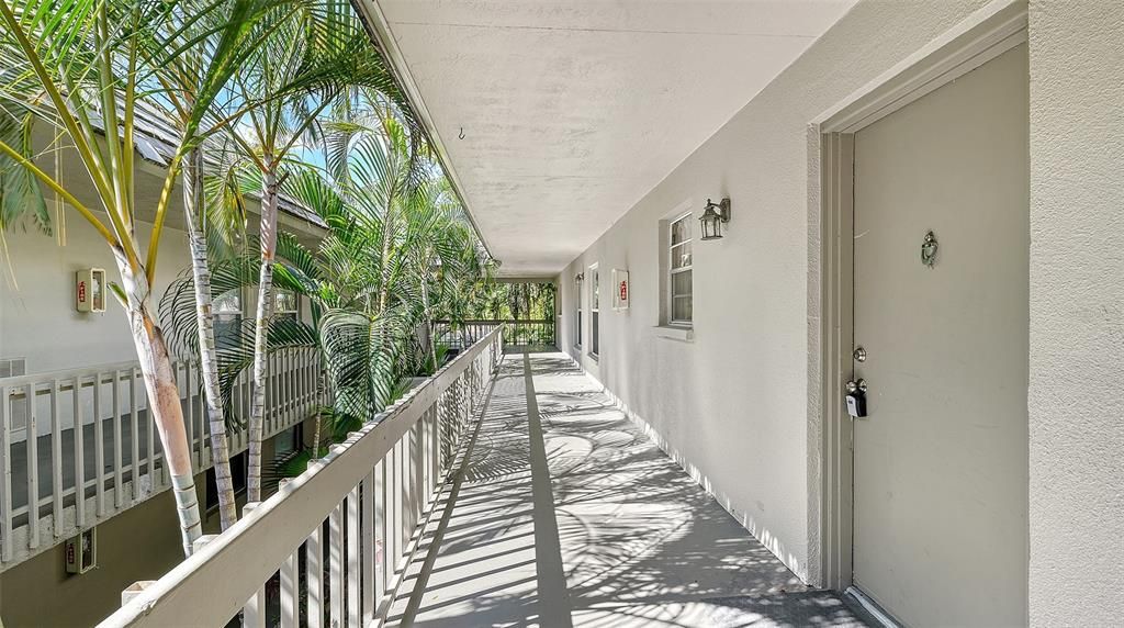 For Sale: $265,000 (2 beds, 2 baths, 1122 Square Feet)
