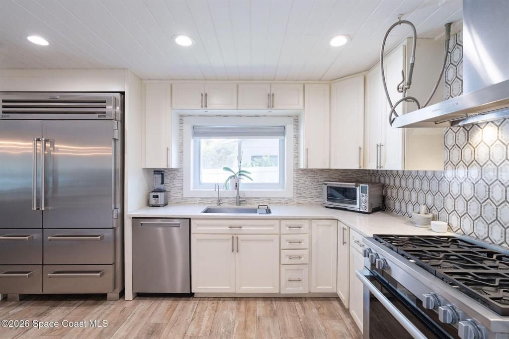 For Sale: $2,190,000 (4 beds, 3 baths, 3463 Square Feet)