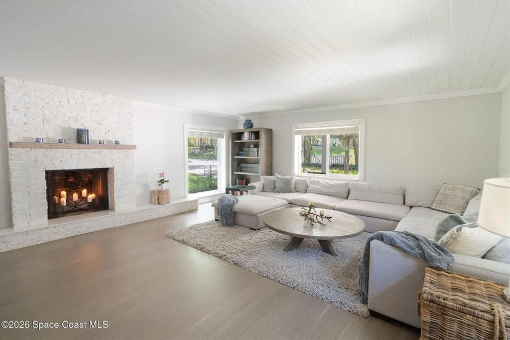 For Sale: $2,190,000 (4 beds, 3 baths, 3463 Square Feet)