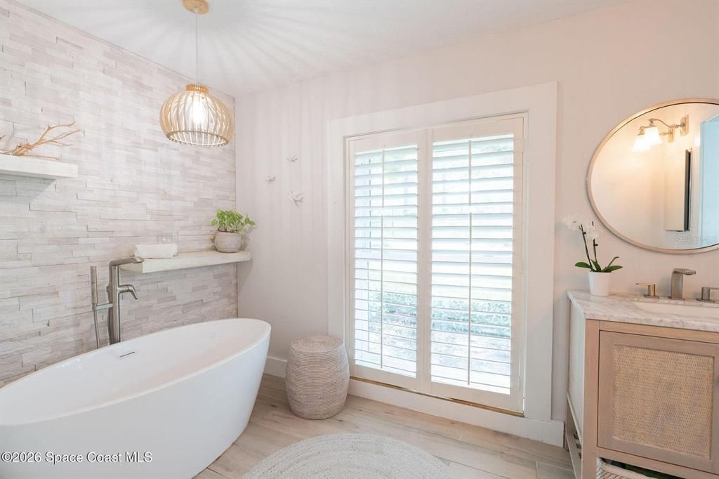 For Sale: $2,190,000 (4 beds, 3 baths, 3463 Square Feet)