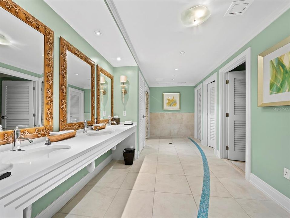 For Sale: $1,349,000 (3 beds, 3 baths, 1900 Square Feet)