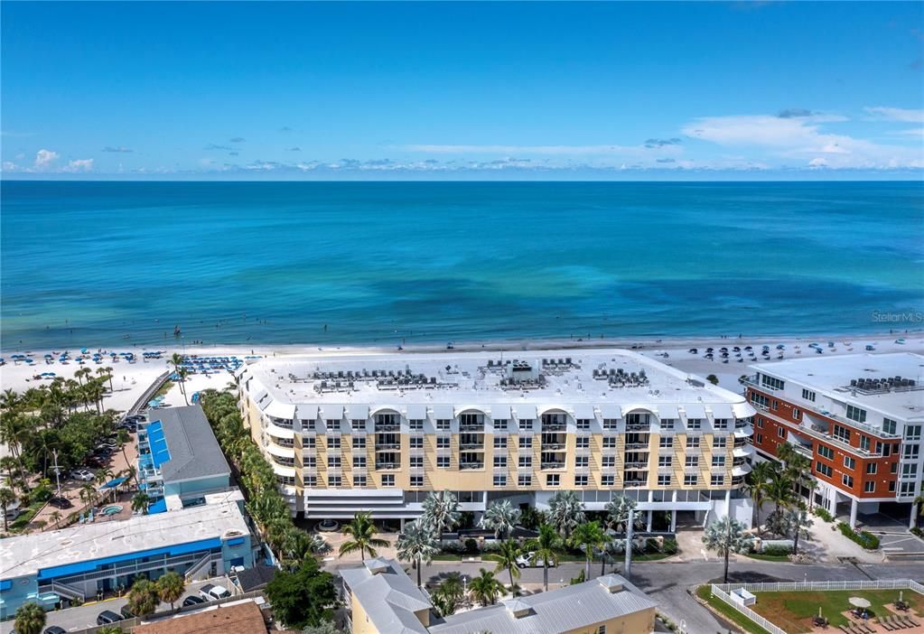 For Sale: $1,349,000 (3 beds, 3 baths, 1900 Square Feet)