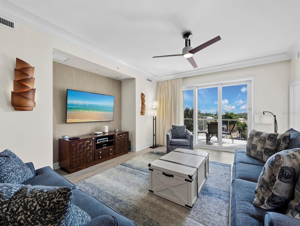 For Sale: $1,349,000 (3 beds, 3 baths, 1900 Square Feet)