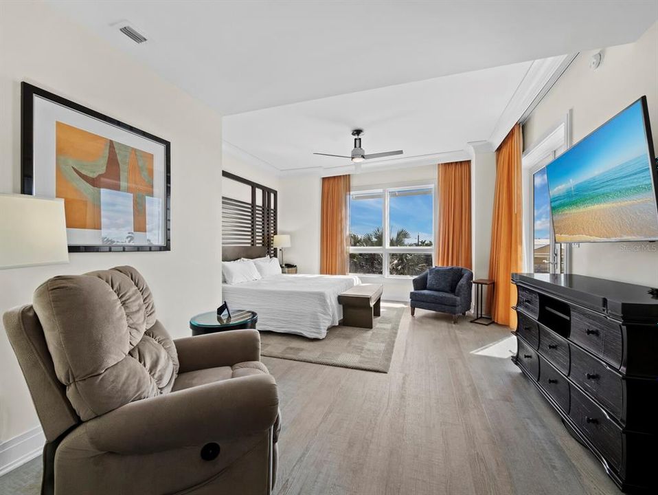 For Sale: $1,349,000 (3 beds, 3 baths, 1900 Square Feet)