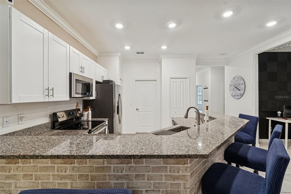 For Sale: $230,000 (2 beds, 2 baths, 1413 Square Feet)