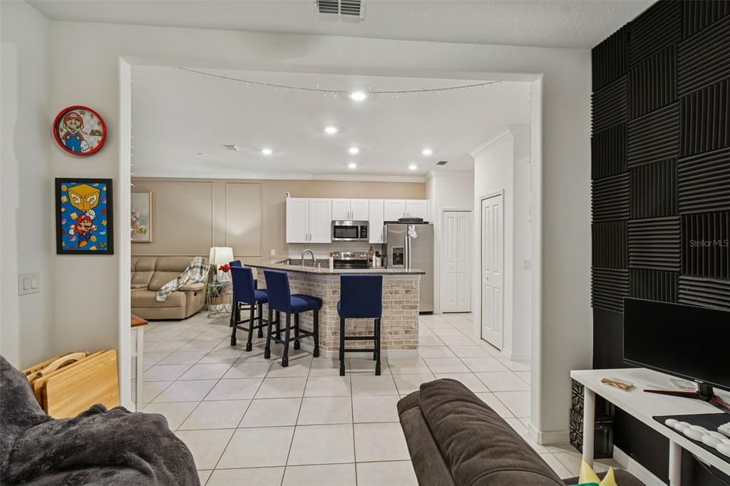 For Sale: $230,000 (2 beds, 2 baths, 1413 Square Feet)