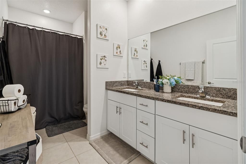 For Sale: $230,000 (2 beds, 2 baths, 1413 Square Feet)