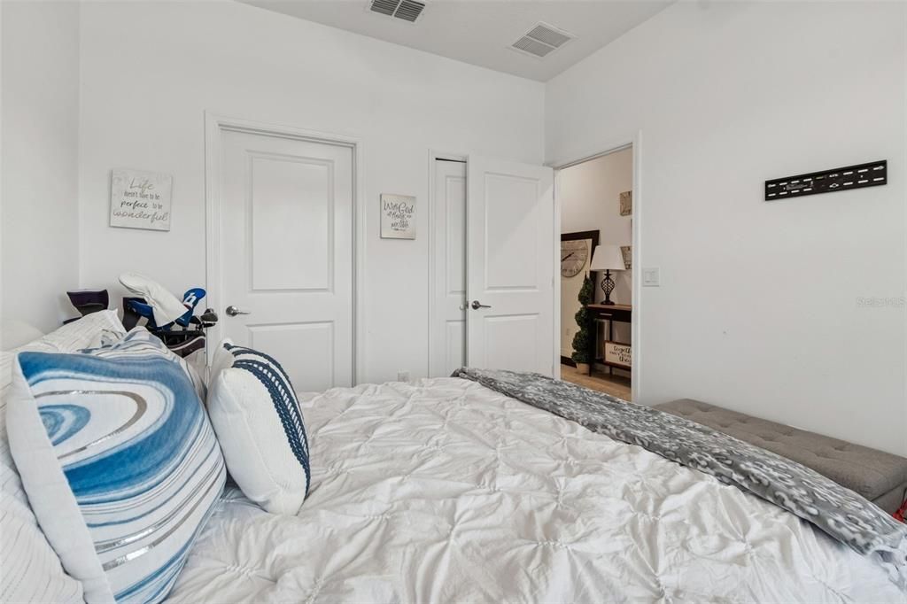 For Sale: $230,000 (2 beds, 2 baths, 1413 Square Feet)