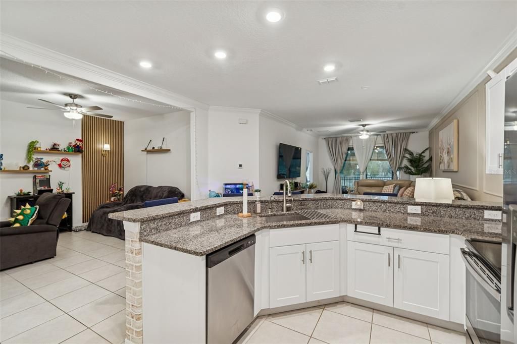 For Sale: $230,000 (2 beds, 2 baths, 1413 Square Feet)