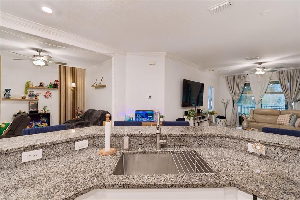 For Sale: $230,000 (2 beds, 2 baths, 1413 Square Feet)