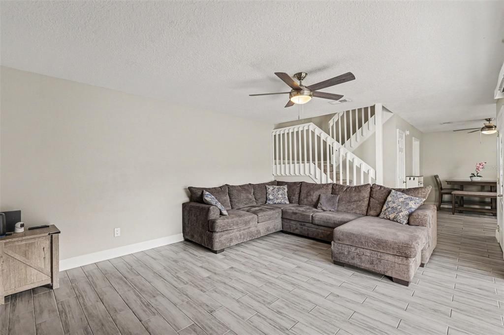 For Rent: $2,100 (2 beds, 2 baths, 1302 Square Feet)