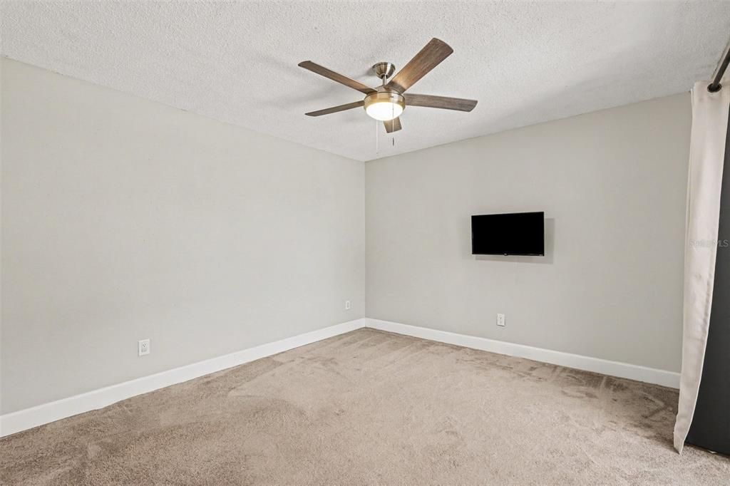 For Rent: $2,100 (2 beds, 2 baths, 1302 Square Feet)