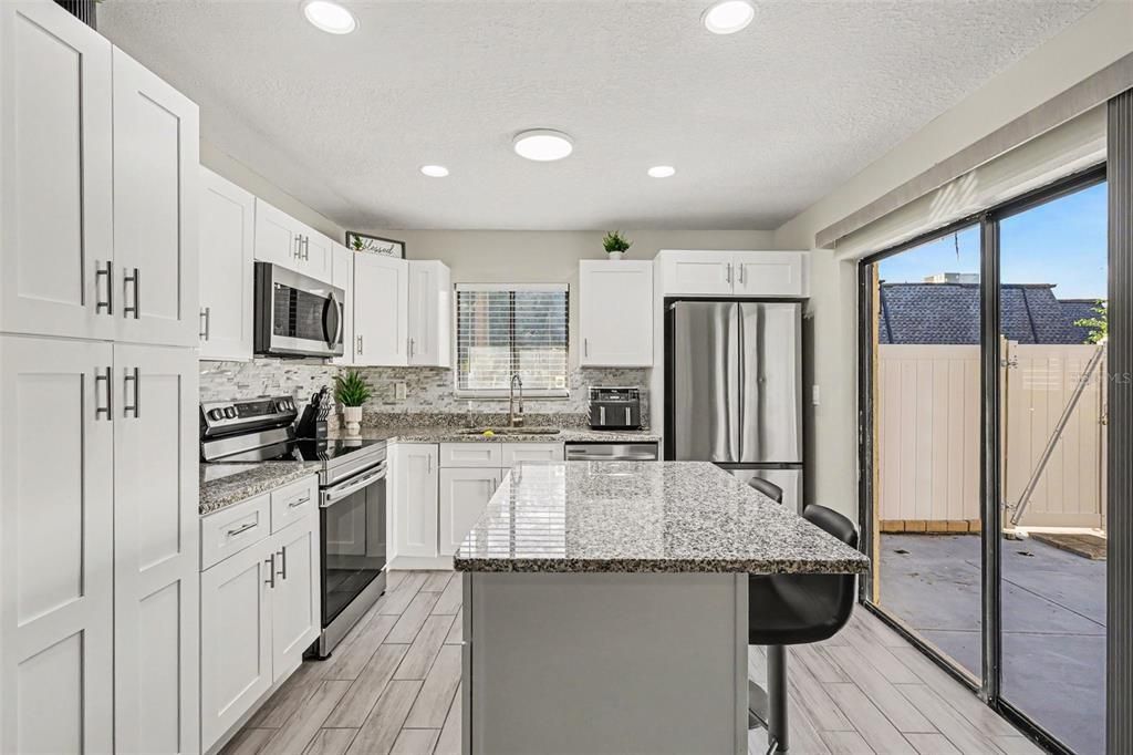For Rent: $2,100 (2 beds, 2 baths, 1302 Square Feet)