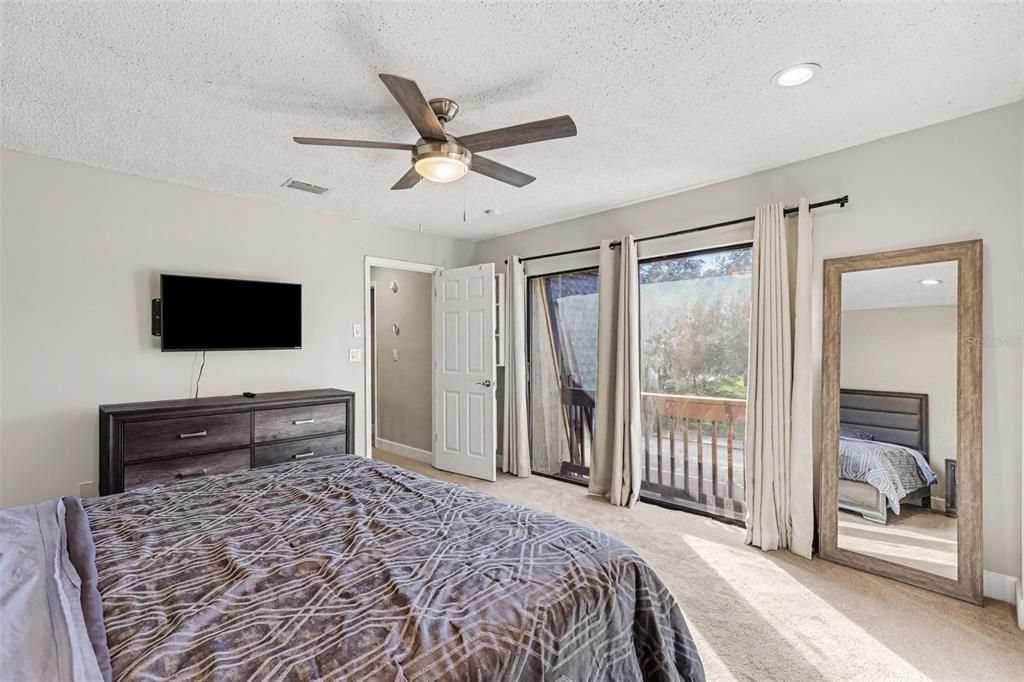 For Rent: $2,100 (2 beds, 2 baths, 1302 Square Feet)