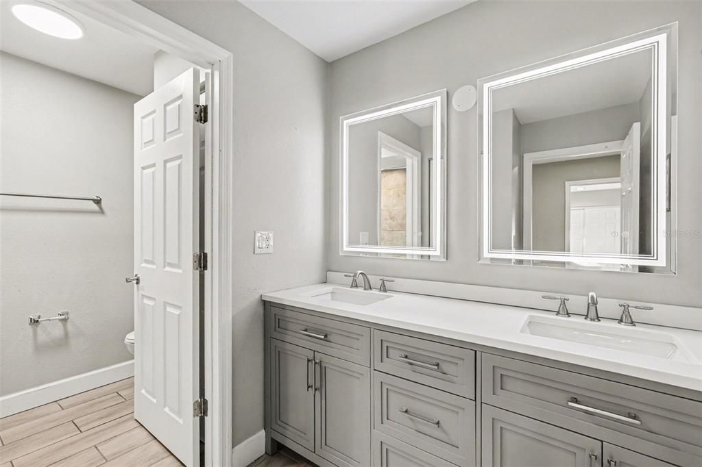 For Rent: $2,100 (2 beds, 2 baths, 1302 Square Feet)