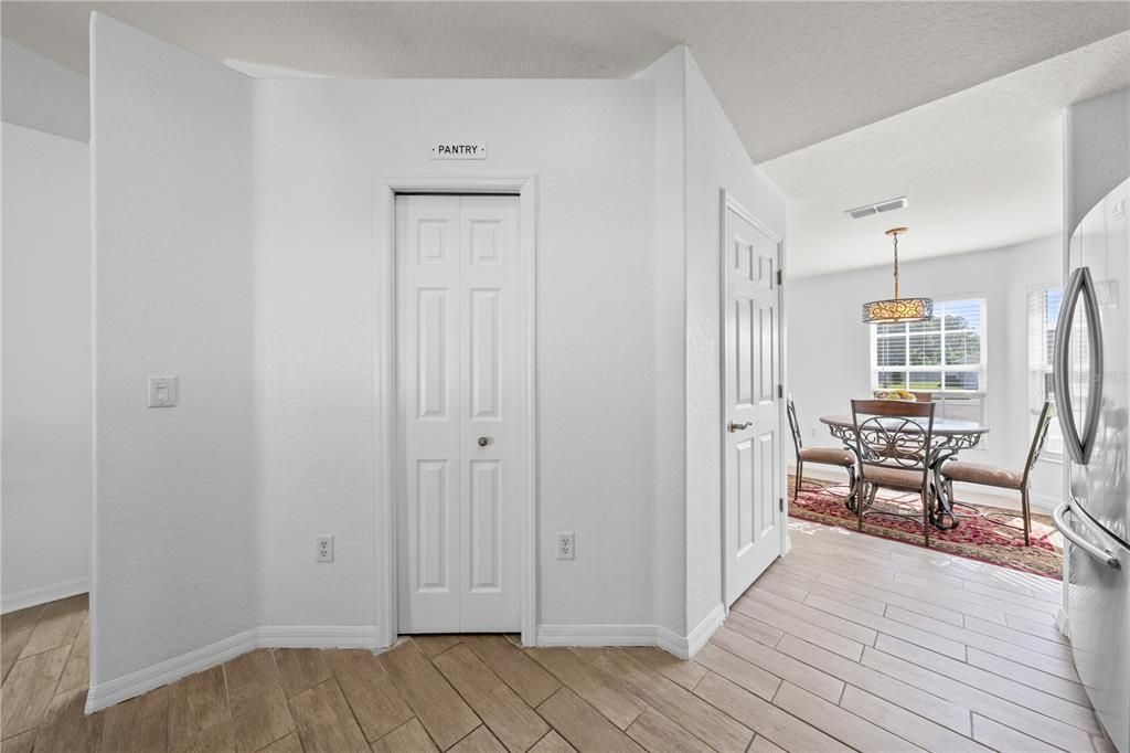 For Sale: $375,000 (3 beds, 2 baths, 1585 Square Feet)