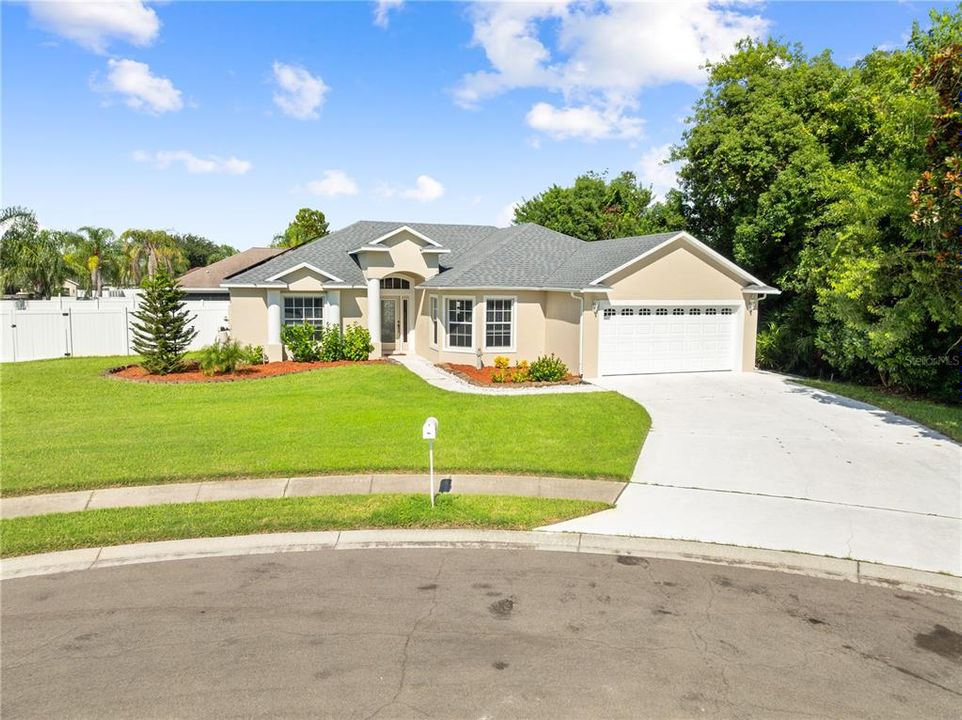 For Sale: $375,000 (3 beds, 2 baths, 1585 Square Feet)