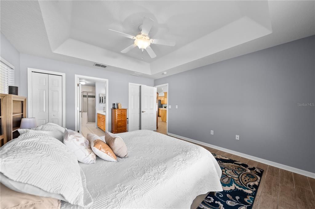 For Sale: $375,000 (3 beds, 2 baths, 1585 Square Feet)
