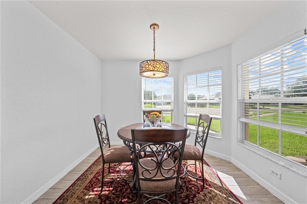 For Sale: $375,000 (3 beds, 2 baths, 1585 Square Feet)
