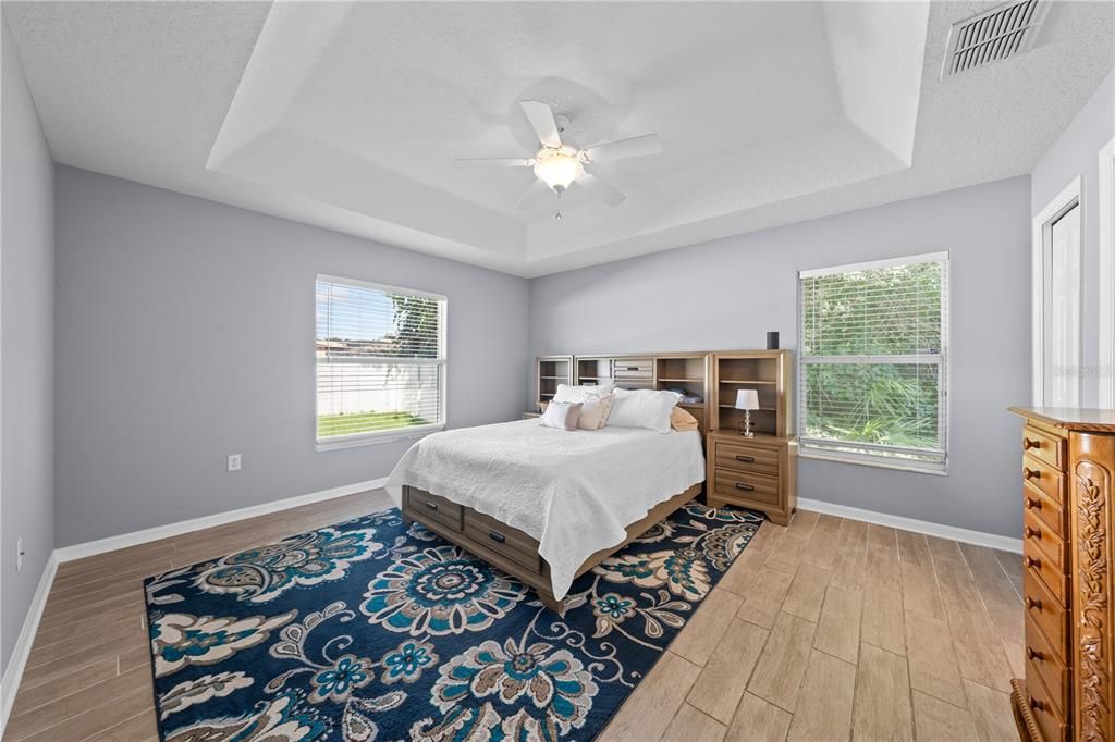 For Sale: $375,000 (3 beds, 2 baths, 1585 Square Feet)