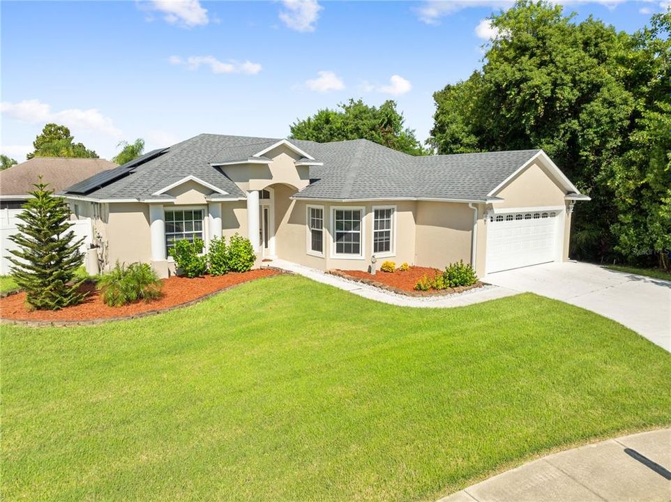 For Sale: $375,000 (3 beds, 2 baths, 1585 Square Feet)