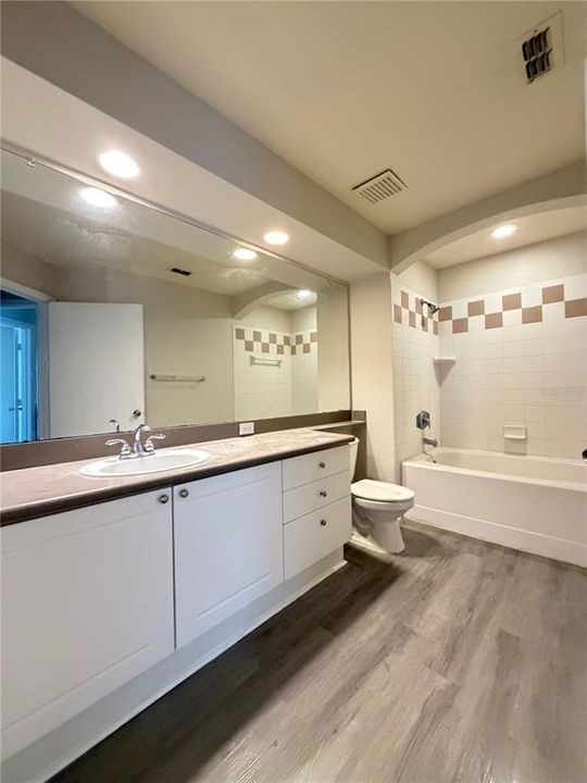 En Venta: $349,900 (4 camas, 2 baños, 1724 Pies cuadrados)