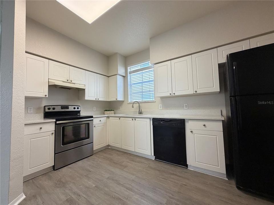 En Venta: $349,900 (4 camas, 2 baños, 1724 Pies cuadrados)