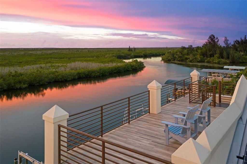 For Sale: $2,299,000 (4 beds, 4 baths, 3902 Square Feet)