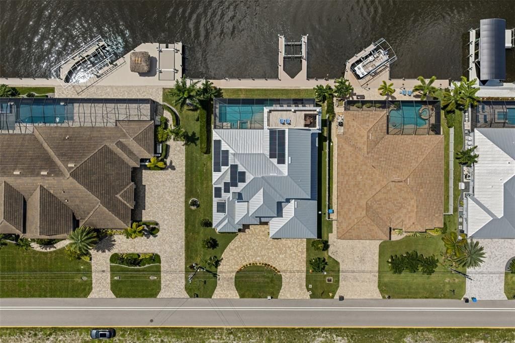 For Sale: $2,299,000 (4 beds, 4 baths, 3902 Square Feet)