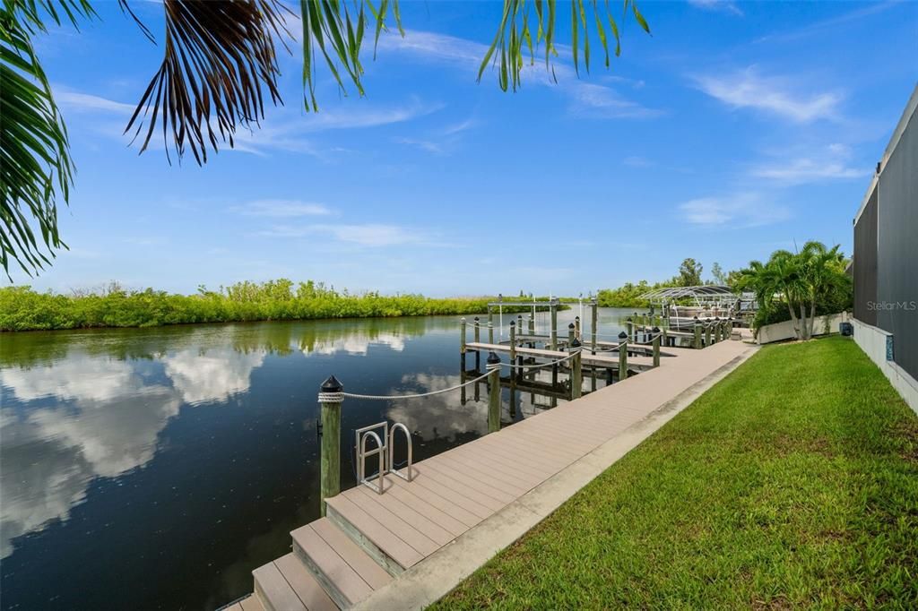 For Sale: $2,299,000 (4 beds, 4 baths, 3902 Square Feet)
