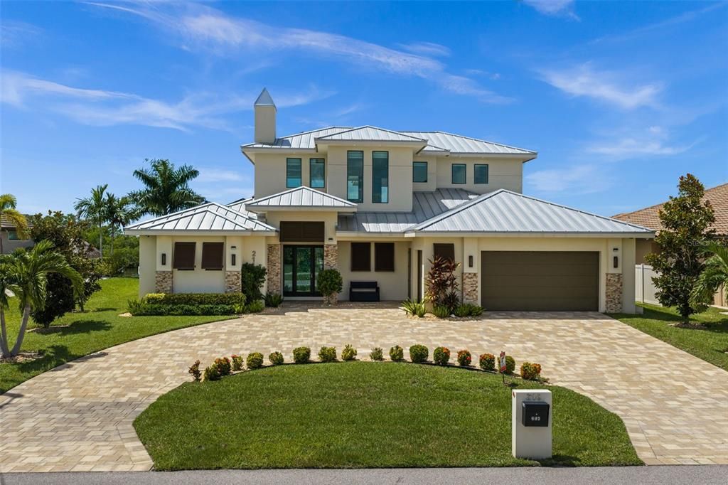 For Sale: $2,299,000 (4 beds, 4 baths, 3902 Square Feet)