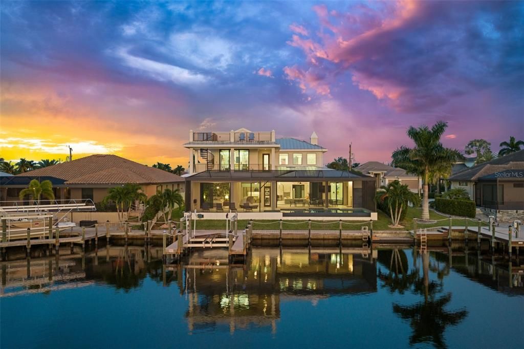 For Sale: $2,299,000 (4 beds, 4 baths, 3902 Square Feet)