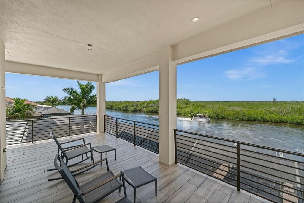 For Sale: $2,299,000 (4 beds, 4 baths, 3902 Square Feet)