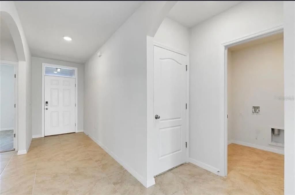 В аренду: $1,900 (3 спален, 2 ванн, 1690 Квадратных фут)