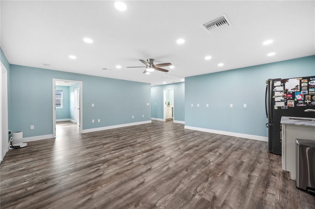 : $1,686,450 (7 beds, 6 baths, 5091 Square Feet)
