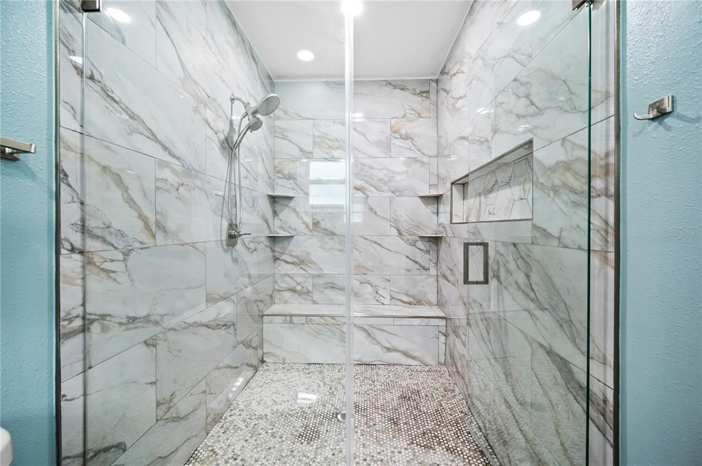 : $1,686,450 (7 beds, 6 baths, 5091 Square Feet)