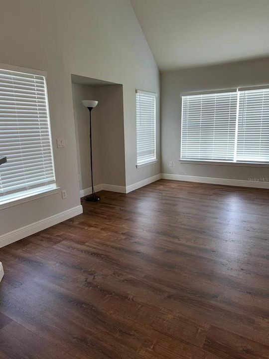 For Sale: $230,000 (2 beds, 2 baths, 1255 Square Feet)