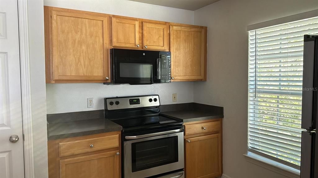For Sale: $230,000 (2 beds, 2 baths, 1255 Square Feet)