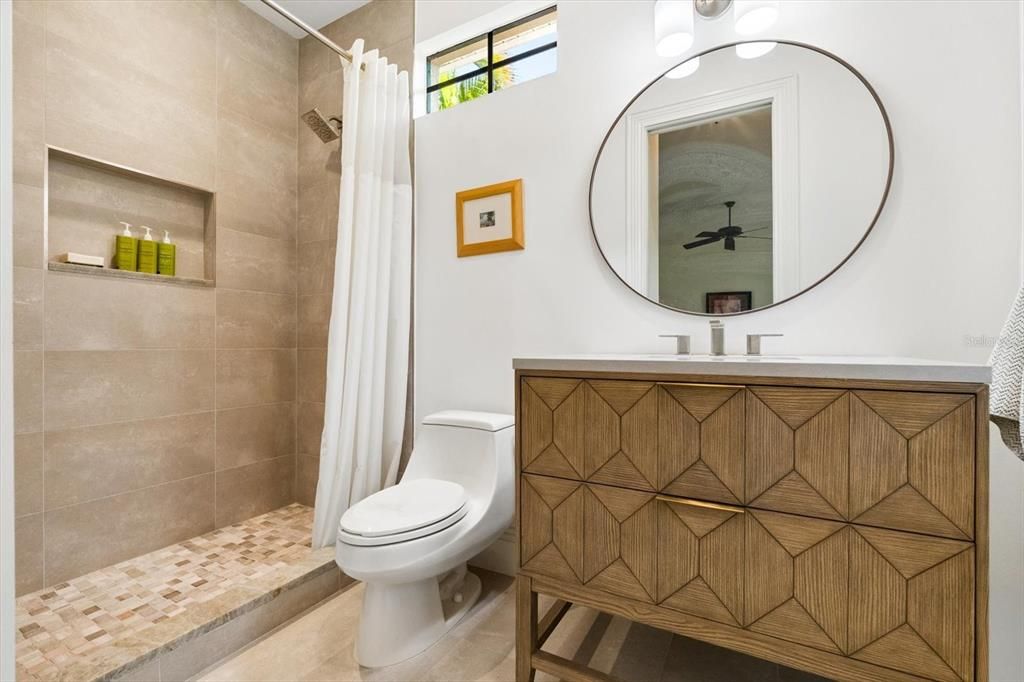 En Venta: $1,195,000 (2 camas, 2 baños, 2941 Pies cuadrados)