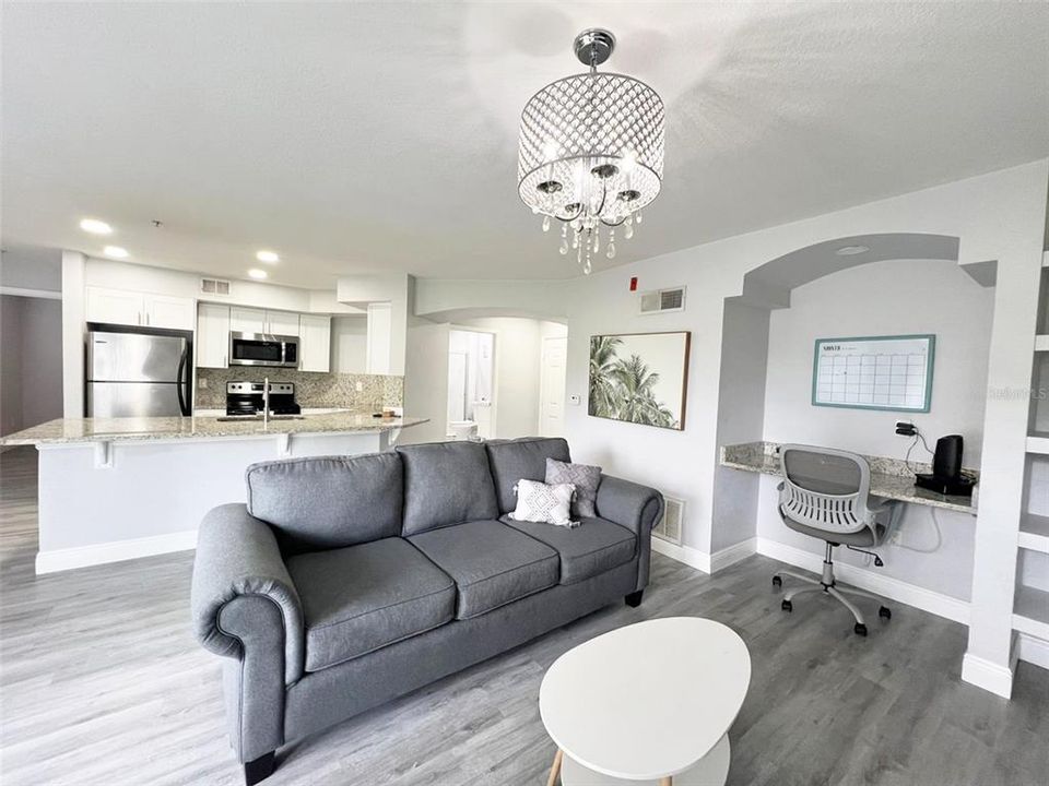 For Rent: $1,850 (1 beds, 1 baths, 842 Square Feet)
