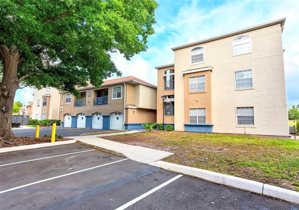 For Rent: $1,850 (1 beds, 1 baths, 842 Square Feet)