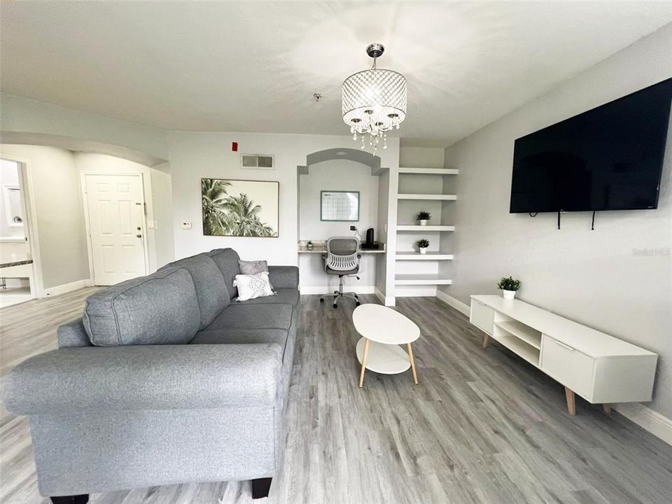 For Rent: $1,850 (1 beds, 1 baths, 842 Square Feet)