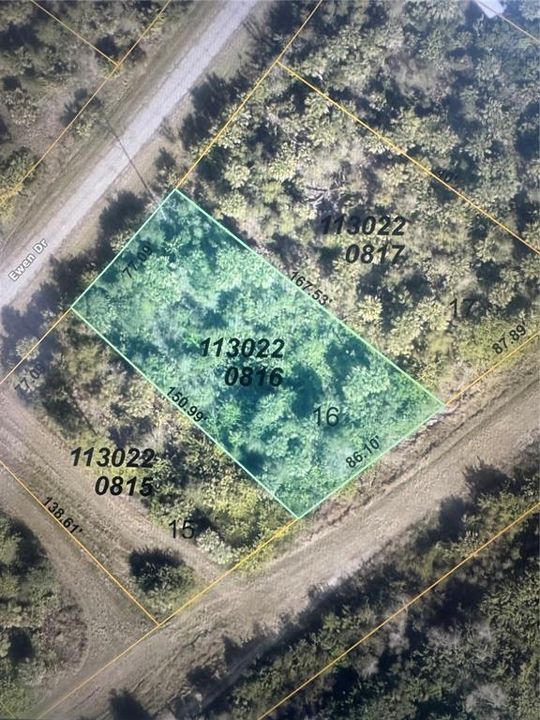 En Venta: $7,900 (0.28 acres)