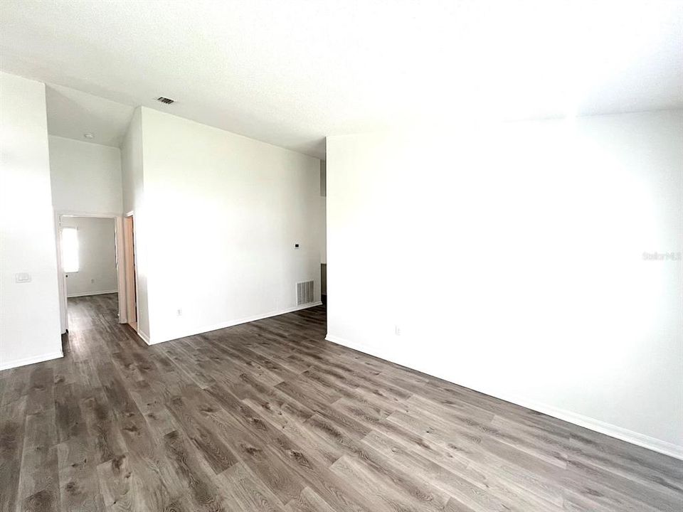 В аренду: $1,825 (3 спален, 2 ванн, 1664 Квадратных фут)