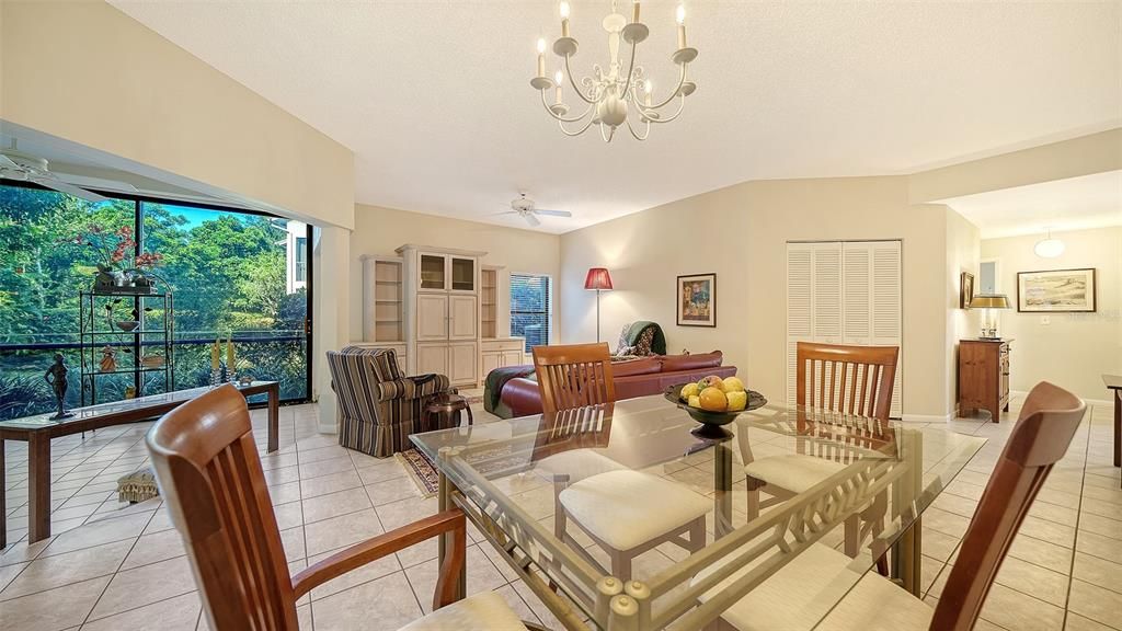 En Venta: $295,000 (2 camas, 2 baños, 1712 Pies cuadrados)