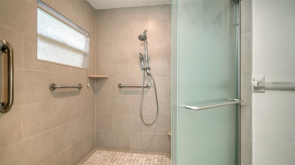 En Venta: $295,000 (2 camas, 2 baños, 1712 Pies cuadrados)